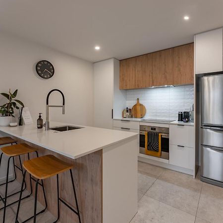 Urban Nest - Entire Townhouse And Free Parking Villa Крайстчърч Екстериор снимка
