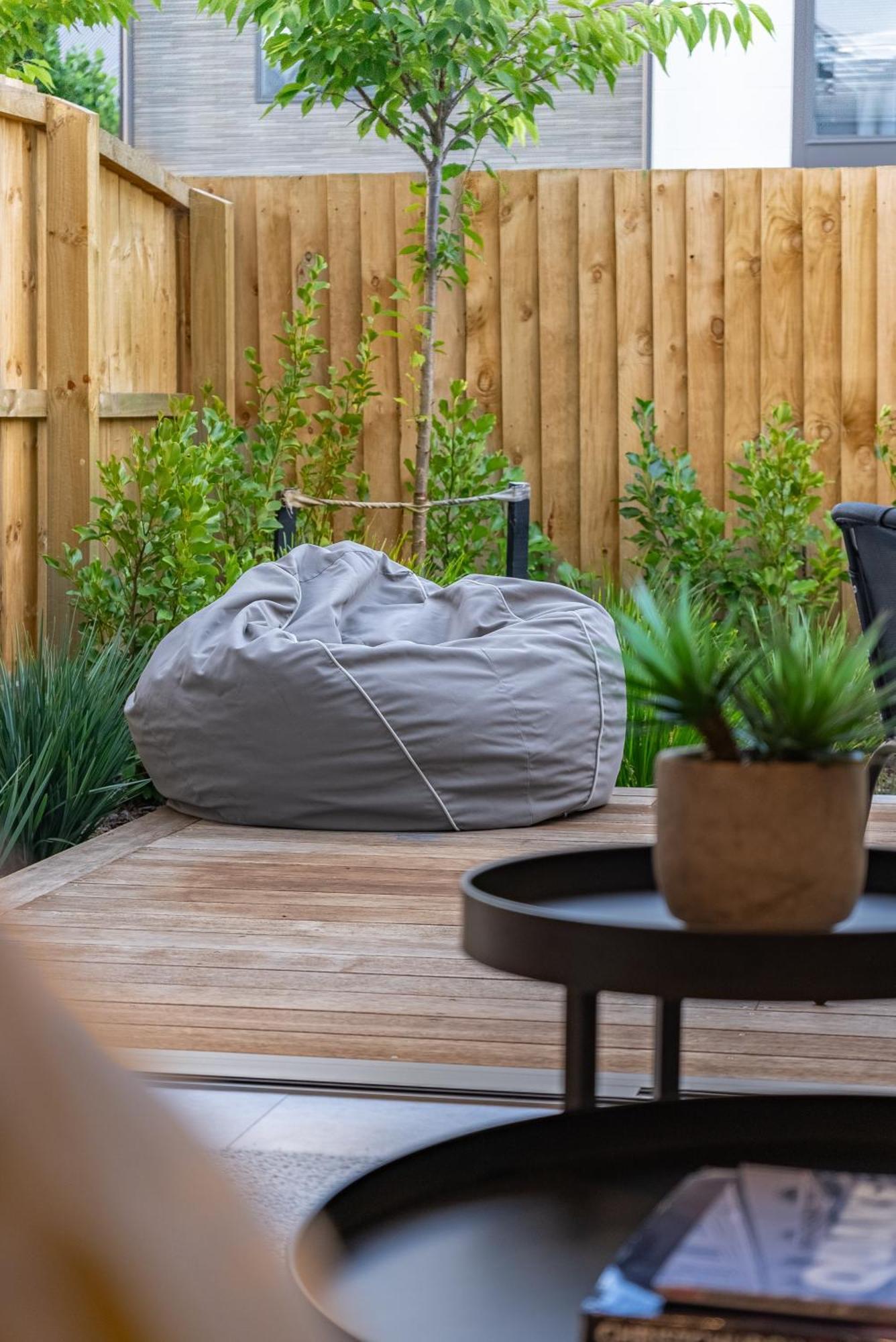 Urban Nest - Entire Townhouse And Free Parking Villa Крайстчърч Екстериор снимка