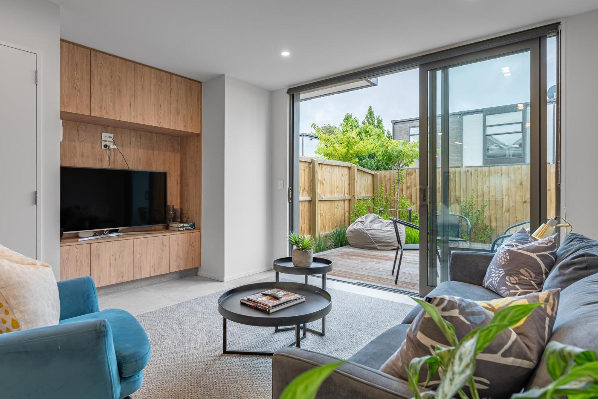 Urban Nest - Entire Townhouse And Free Parking Villa Крайстчърч Екстериор снимка